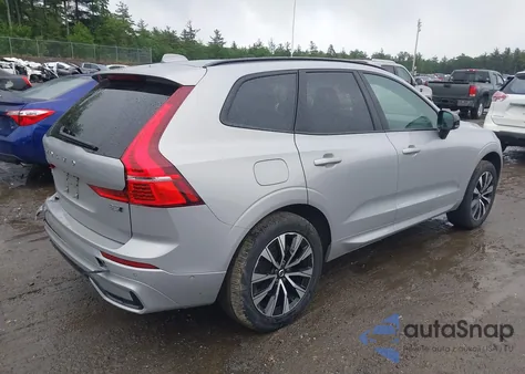 2024 Volvo Xc60 B5 Plus Dark Theme z USA, uszkodzony, nr VIN YV4L12RL4R1713474
